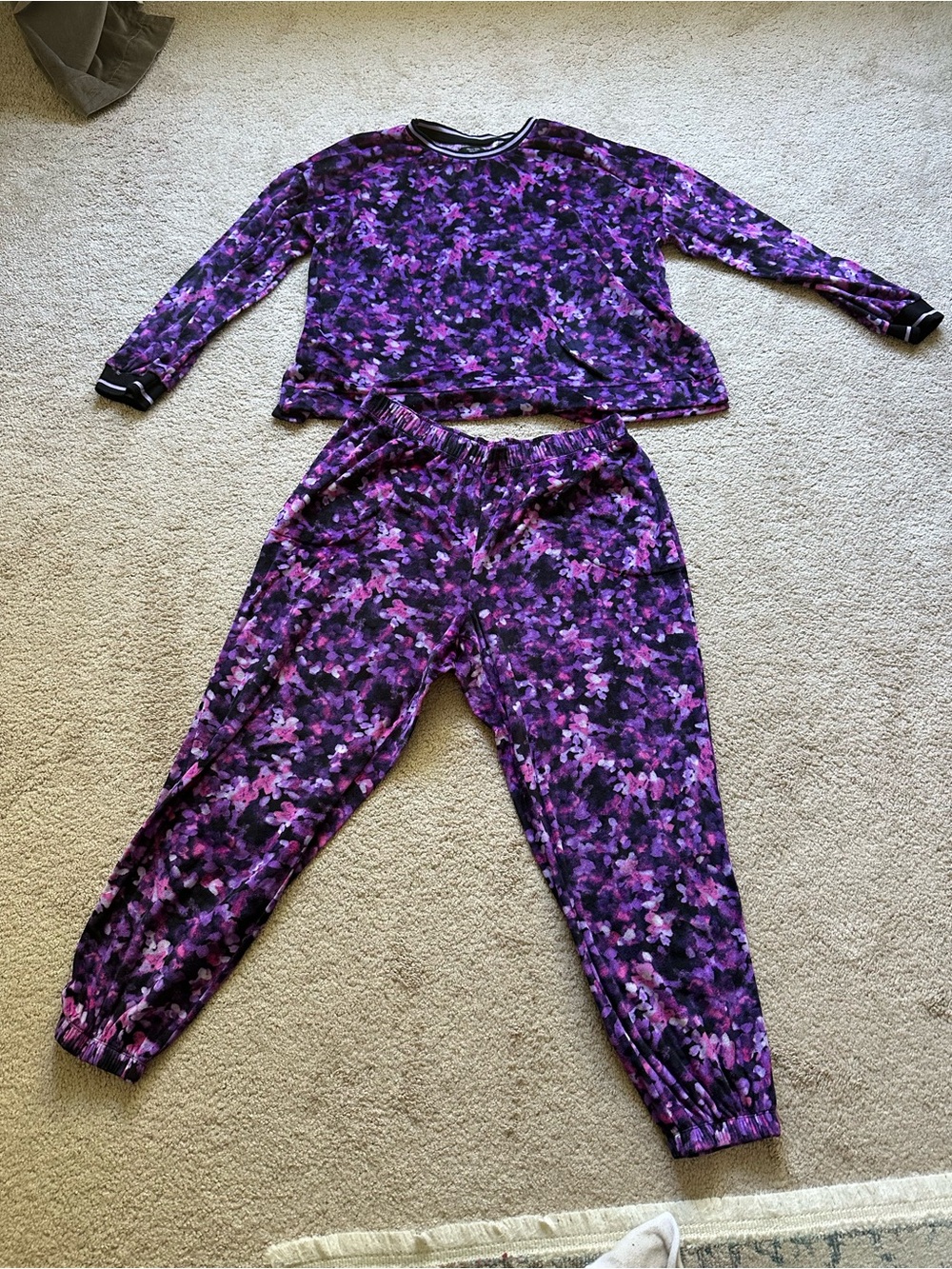 Women’s Simply Vera Velour Purple Floral Plush Pajama Set
